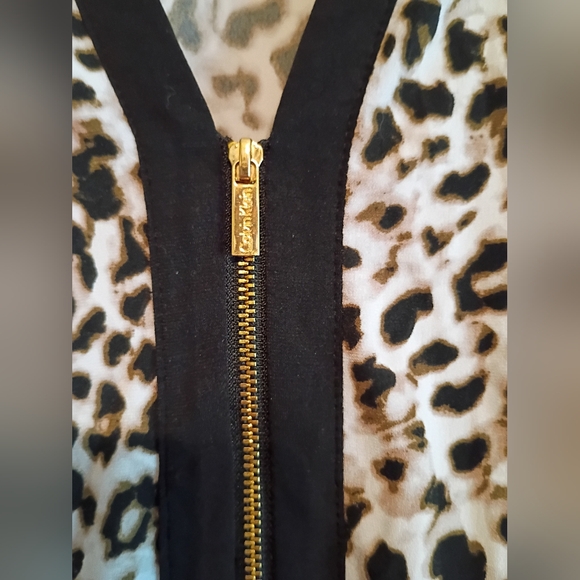 Calvin Klein Leopard Print Women's Top with Black Accents Size Large. - Picture 5 of 10